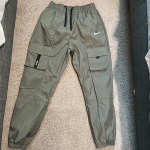 Nike woven cargo pants
